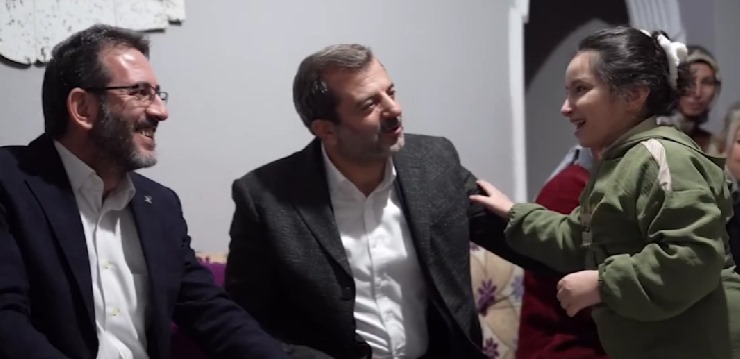 AK Parti Gürsu’dan özel çocuklara gönüllü destek