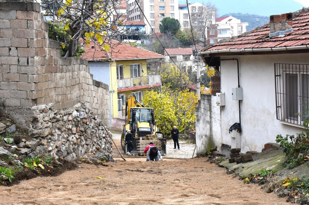 Gemlik Orhaniye Mahallesi’nde yollar tamam
