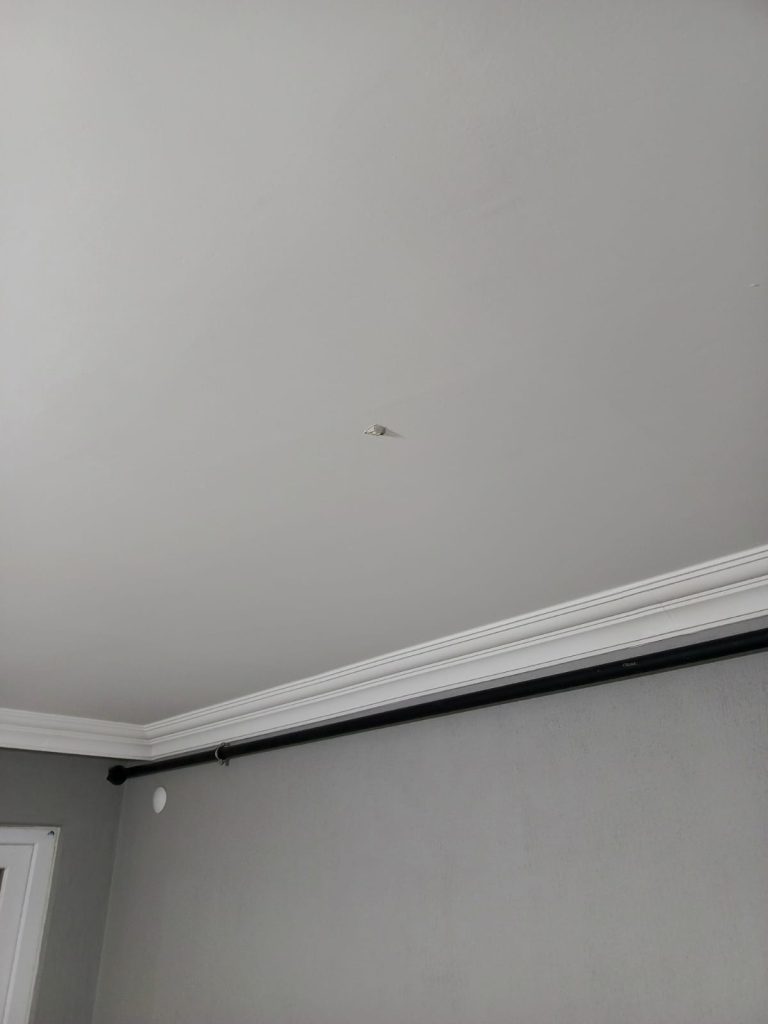 Yorgun Mermi Dehşeti: Çatıyı Delip Küçük Çocuğun Yanına Düştü