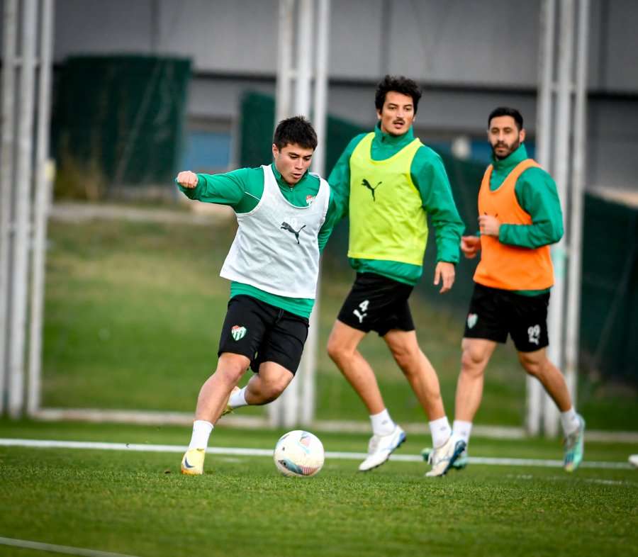 Bursaspor, Karşıyaka maçı hazırlıklarına başladı