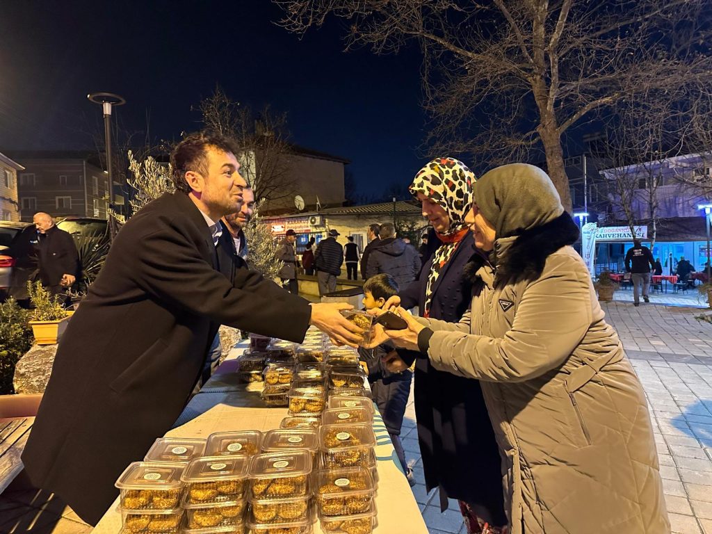 Nilüfer Belediyesi’nden kandil simidi ikramı