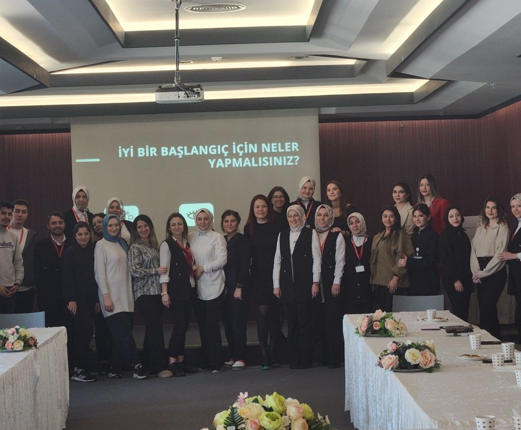 Özel Hayat Hastanesi’nin eğitim programları sürüyor