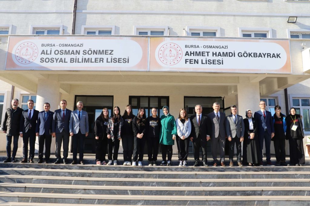 MEB Ortaöğretim genel müdür yardımcısı Bursa’da öğrencilerle bir araya geldi