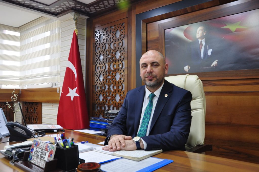 Başkan Aydın’dan öğrencilere çağrı: “Hem dinlenin hem keşfetmeye devam edin”
