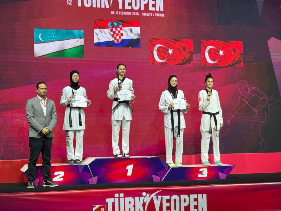Milli tekvandocu Hatice Kübra İlgün’den bronz madalya