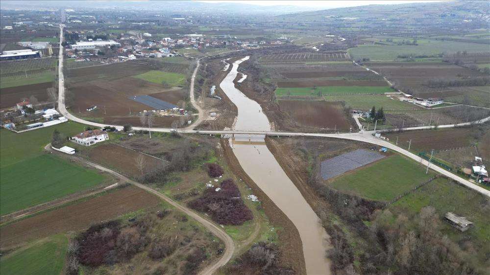 İnegöl Kurşunlu bölgesinde dere ıslah çalışması yapılıyor