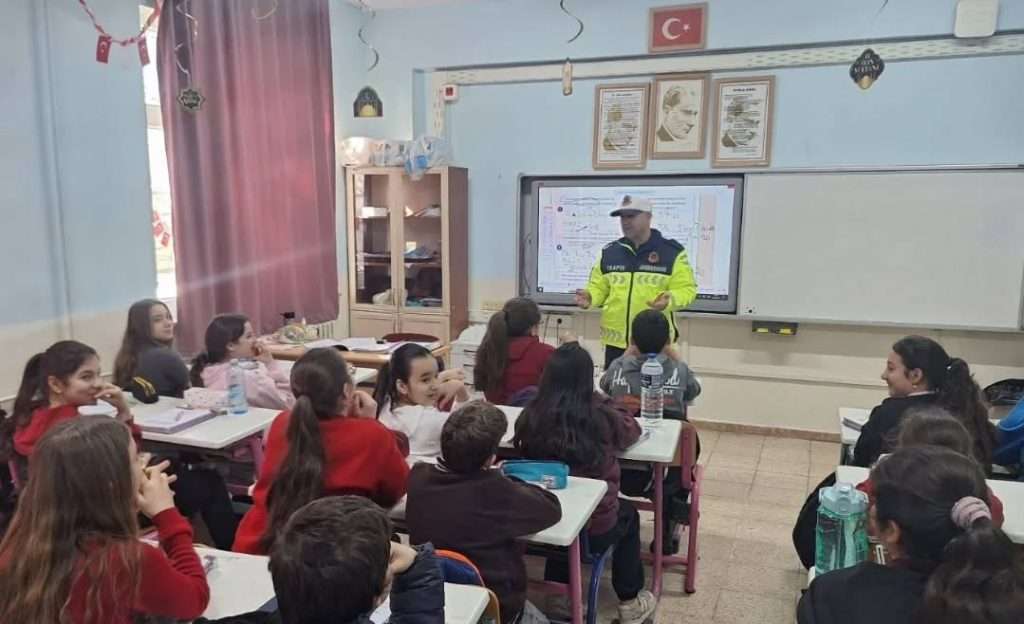 Gürsu’da öğrencilere trafik eğitimi verildi