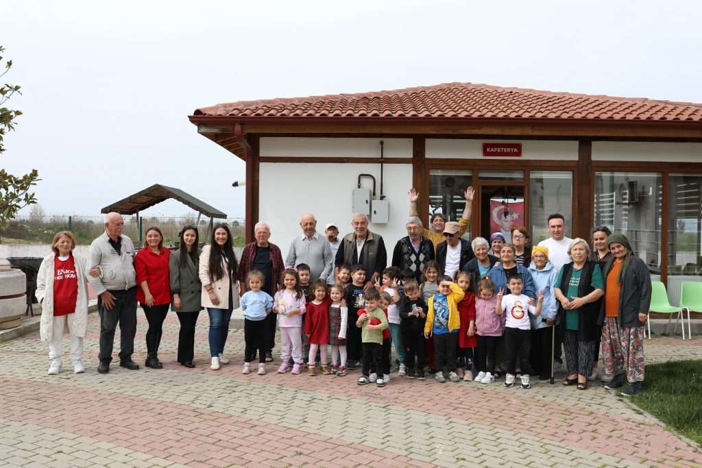 Gemlik’te miniklerden anlamlı ziyaret