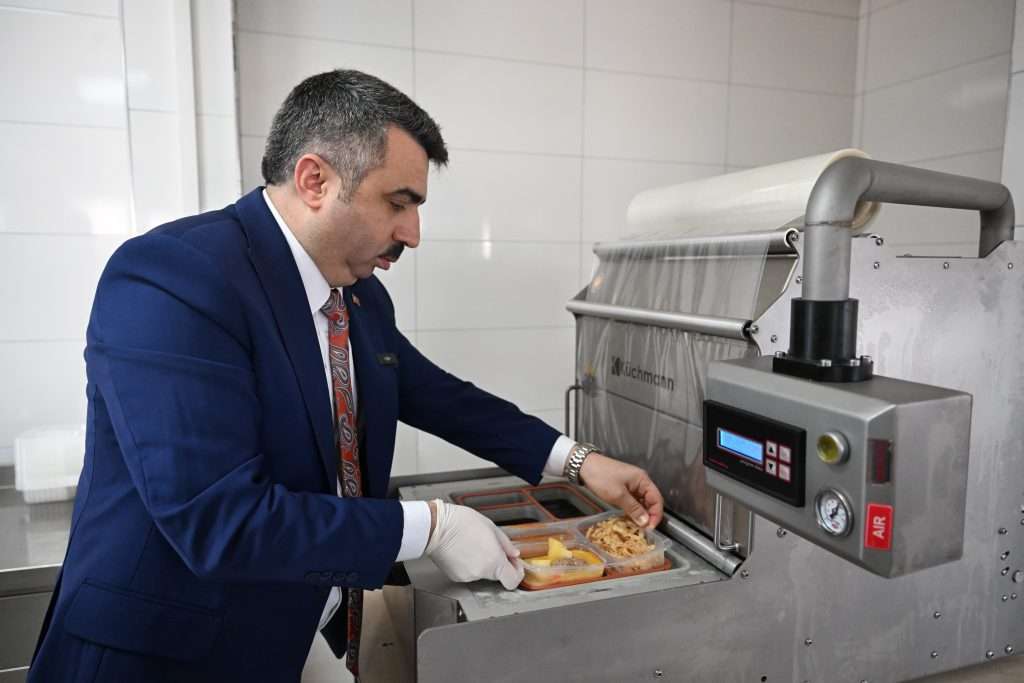 Yıldırım’da gönüller de sofralar da bir