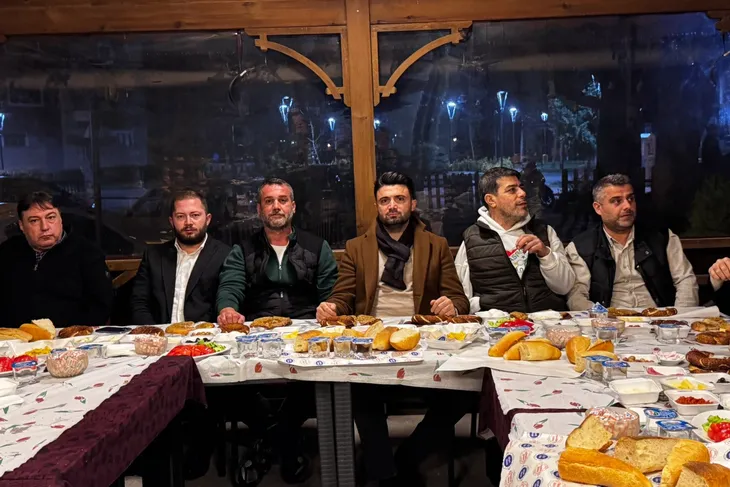 Başkan Çelik, Bursaspor taraftarıyla sahurda bir araya geldi