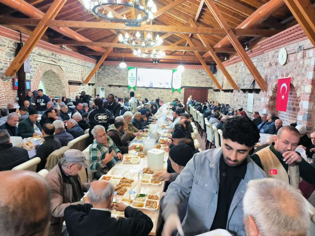 Somuncu Baba Vakfı’ndan Gönül Sofrası
