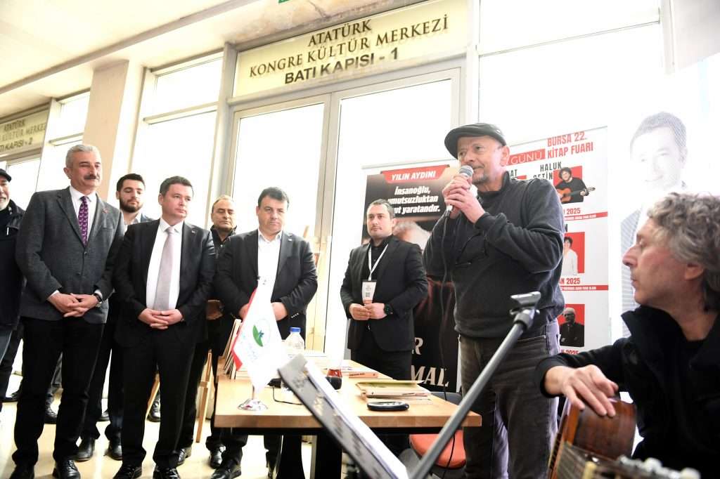 Bursa Kitap Fuarı’nda Osmangazi standına büyük ilgi