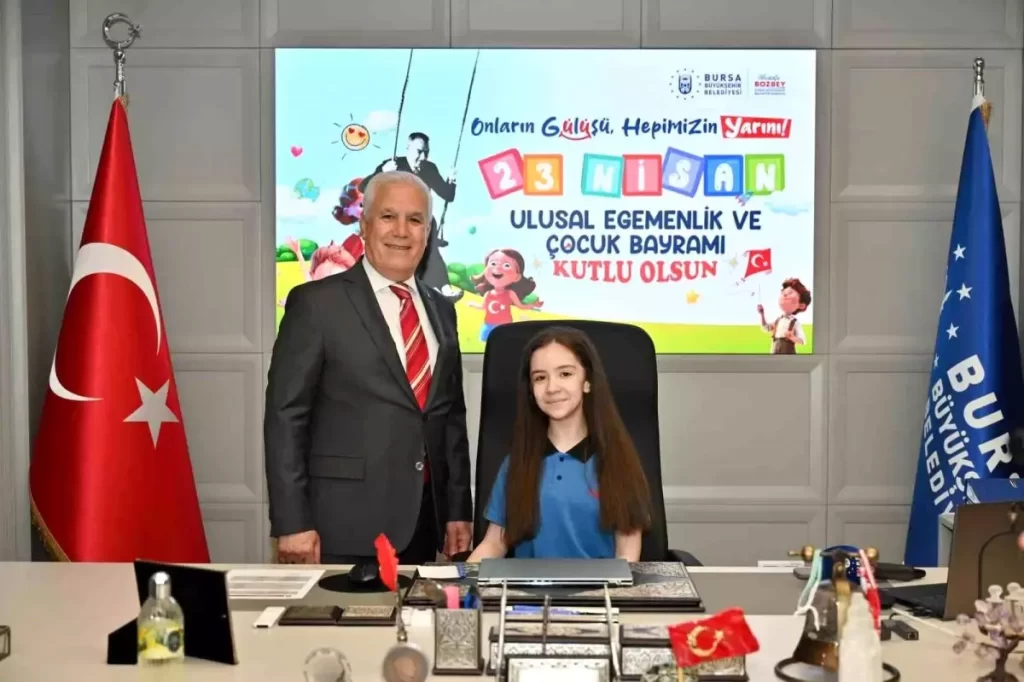 Bursa’da 23 Nisan Coşkusu: Öğrenciler Başkanlık Koltuğunu Devraldı