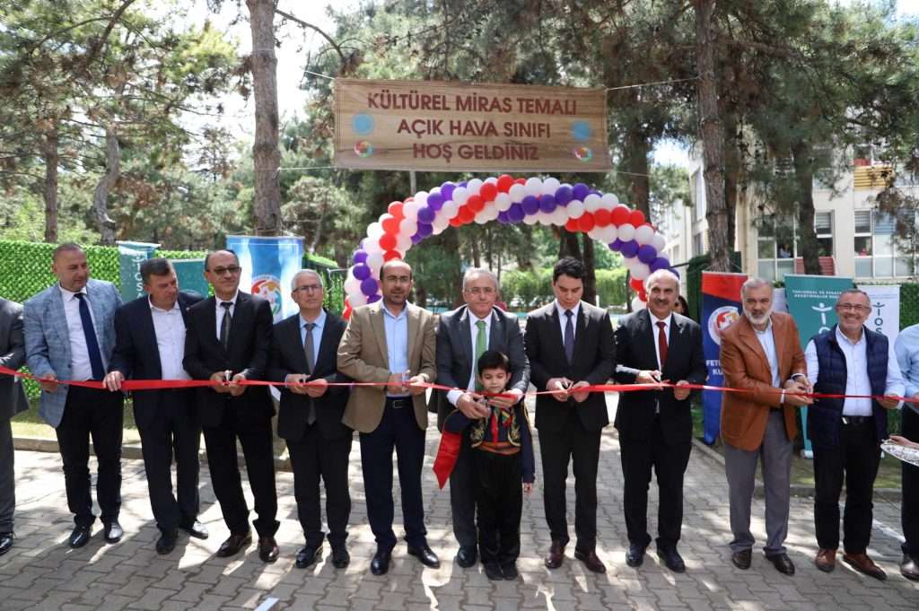 Bursa’da Türkiye’nin İlk “Kültürel Miras Temalı Açık Hava Sınıfı” Açıldı