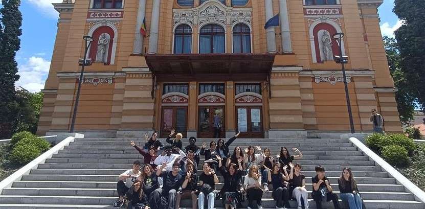 İnegöl Belediyesi’nden Gençlere Uluslararası Eğitim Desteği: Erasmus Projesiyle 6 Kişilik Ekip Romanya’da