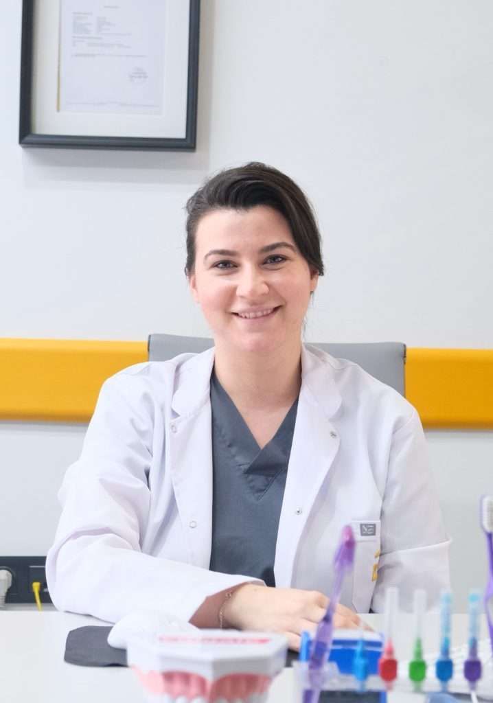 “Sigara Ağız Ve Diş Sağlığını Sessizce Yok Ediyor”
