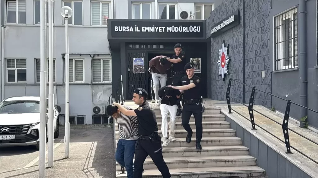Bursa’da Dolandırıcılık Operasyonu: 12 Tutuklandı