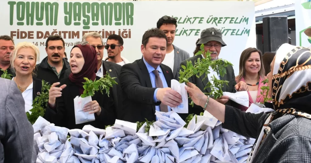 Bursa’da Osmangazi Belediyesi’nden ücretsiz fide dağıtımı