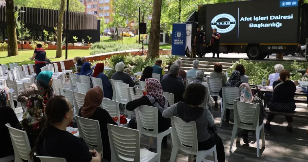 Bursa’dan mahallelerde ‘halk sağlığı ve afet bilinci’ eğitimi