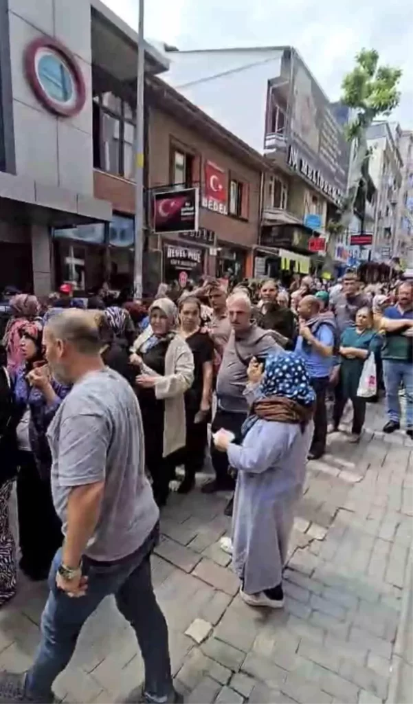 Karacabey’de Çekiliş İzdihamı