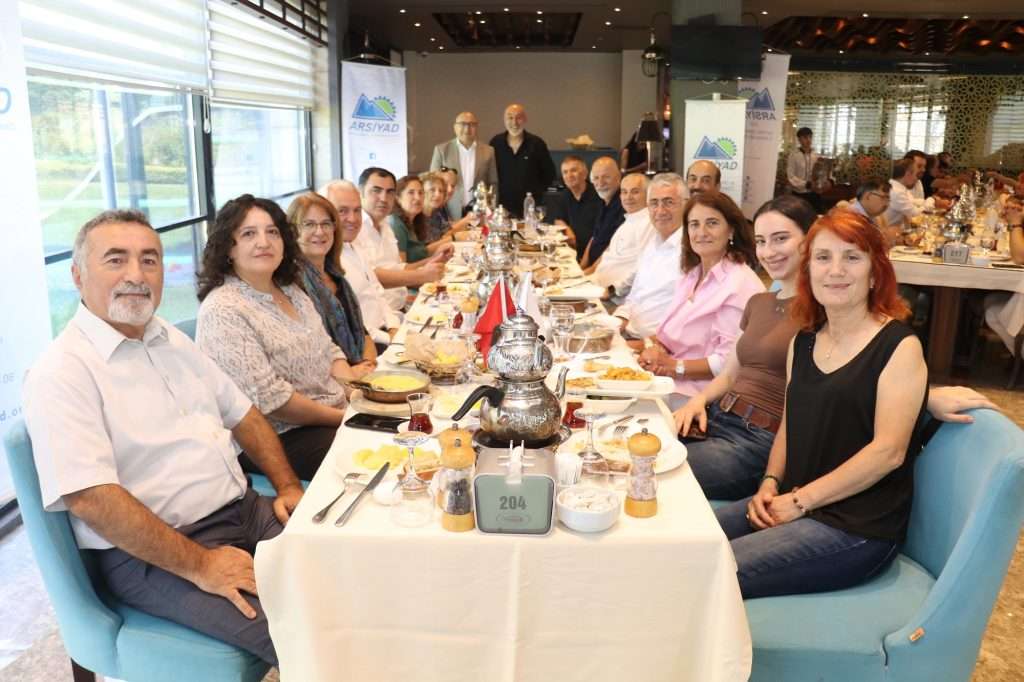 ARSİYAD Üyeleri Kahvaltıda Buluştu