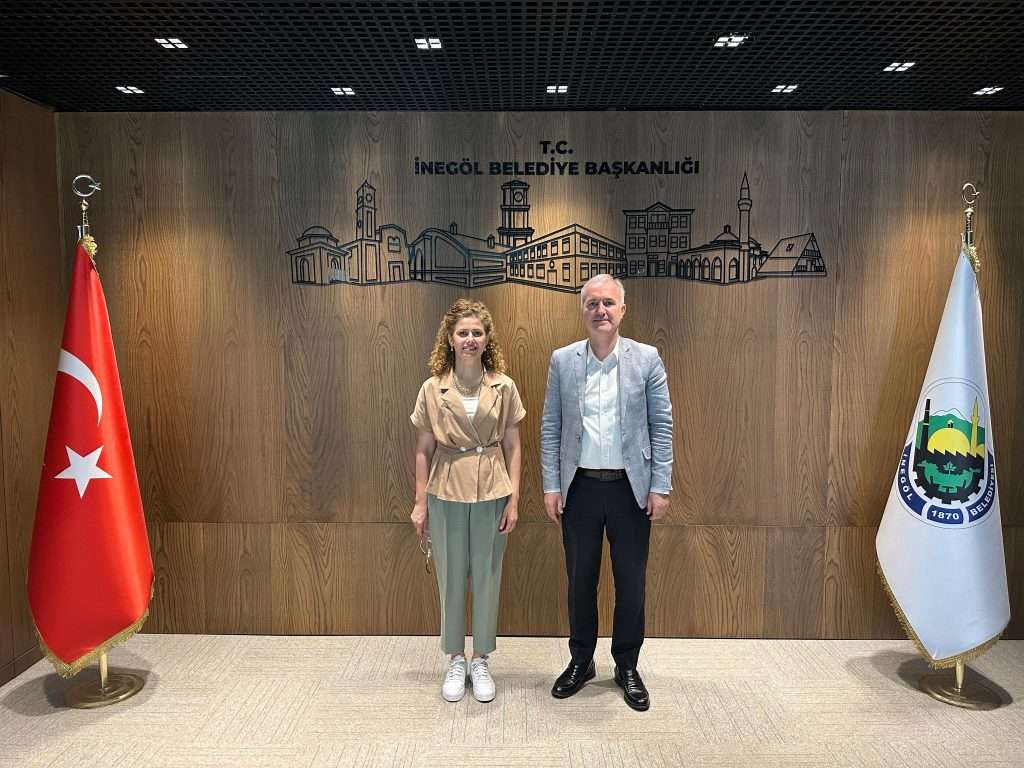 Aslıhan Köse’den Başkan Alper Taban’a Ziyaret: İnegöl’de Tenis Vizyonu Gelişiyor
