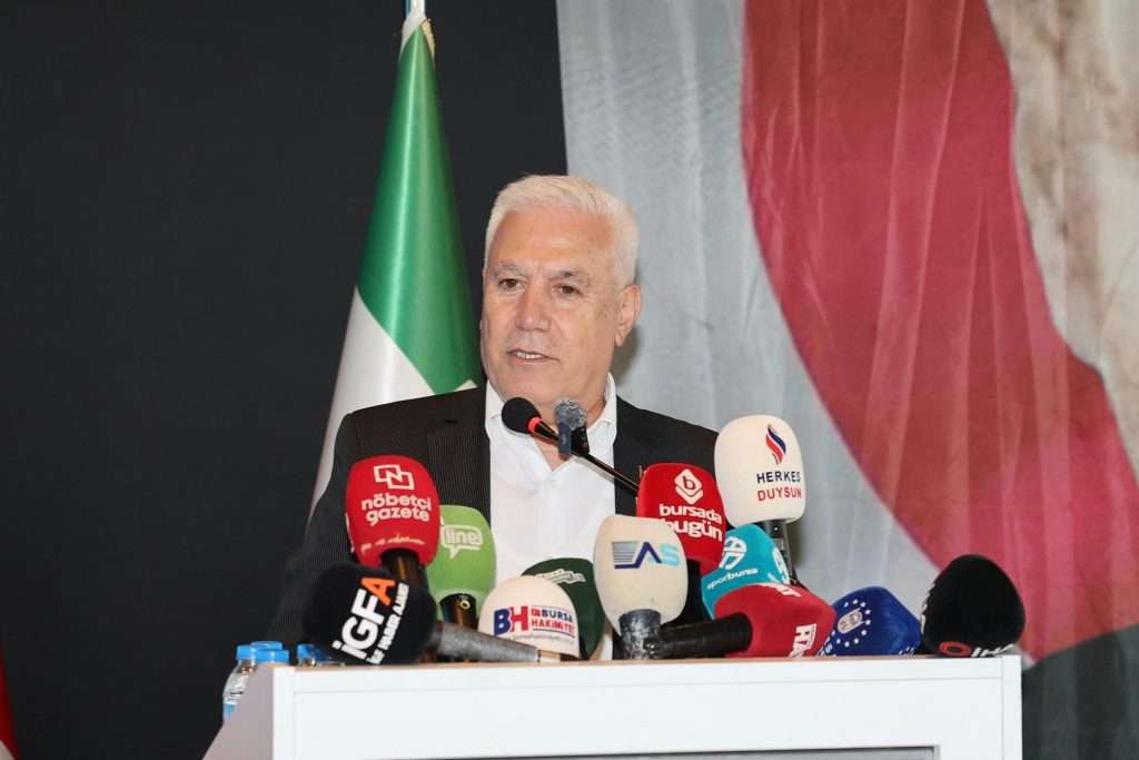 Başkan Bozbey, “Stadın Çevresini Yaşam Alanı Haline Çevireceğiz”