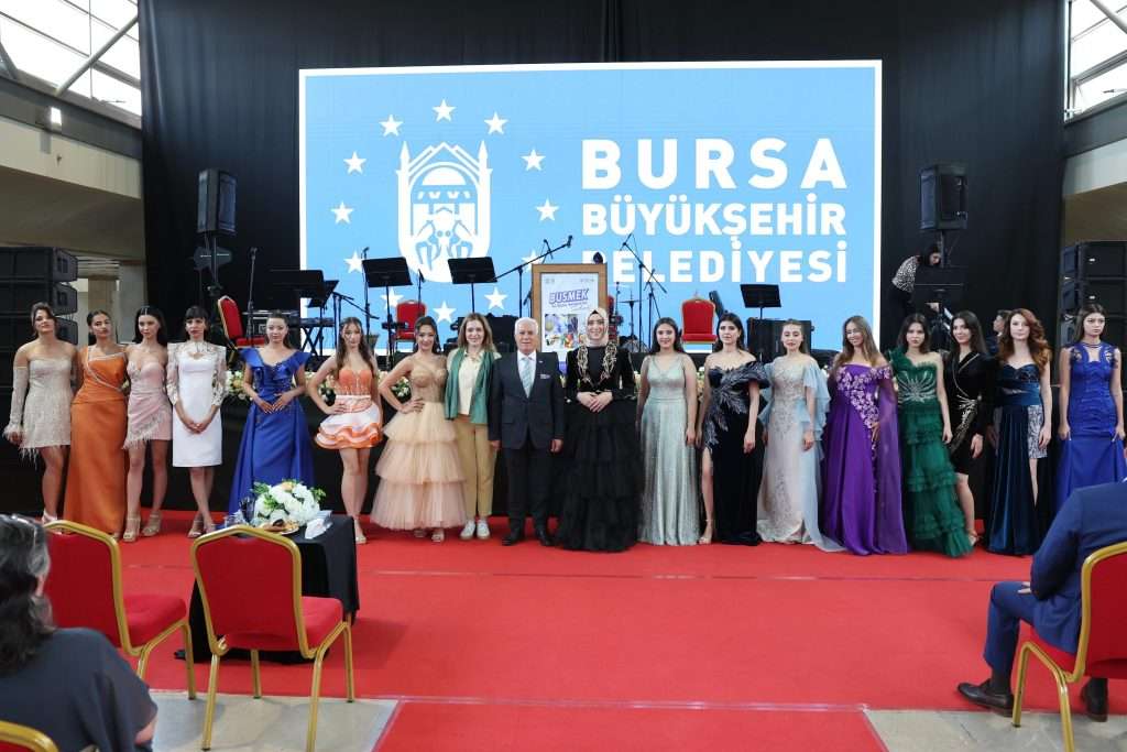 BUSMEK Yıl Sonu Sergisi Ziyarete Açıldı