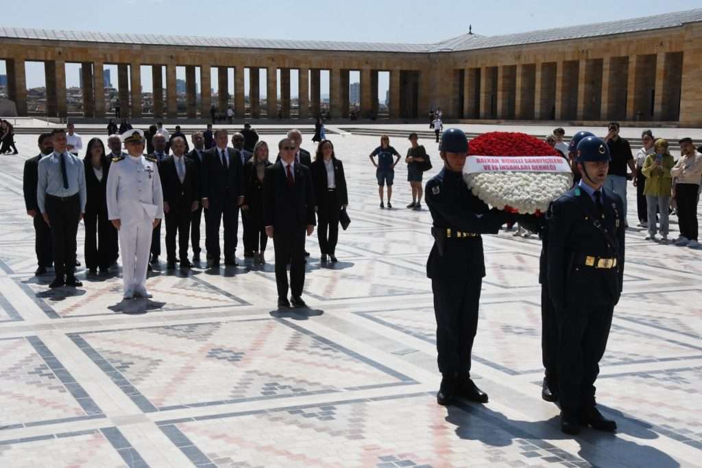 BALKANTÜRKSİAD’dan Anıtkabir’e Ziyaret