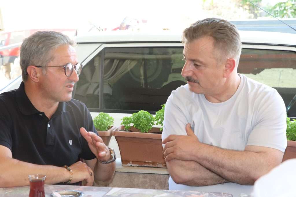 A Parti İl Başkanı Fikret Aslan İsmetiye’de Yangına Müdahale Etti