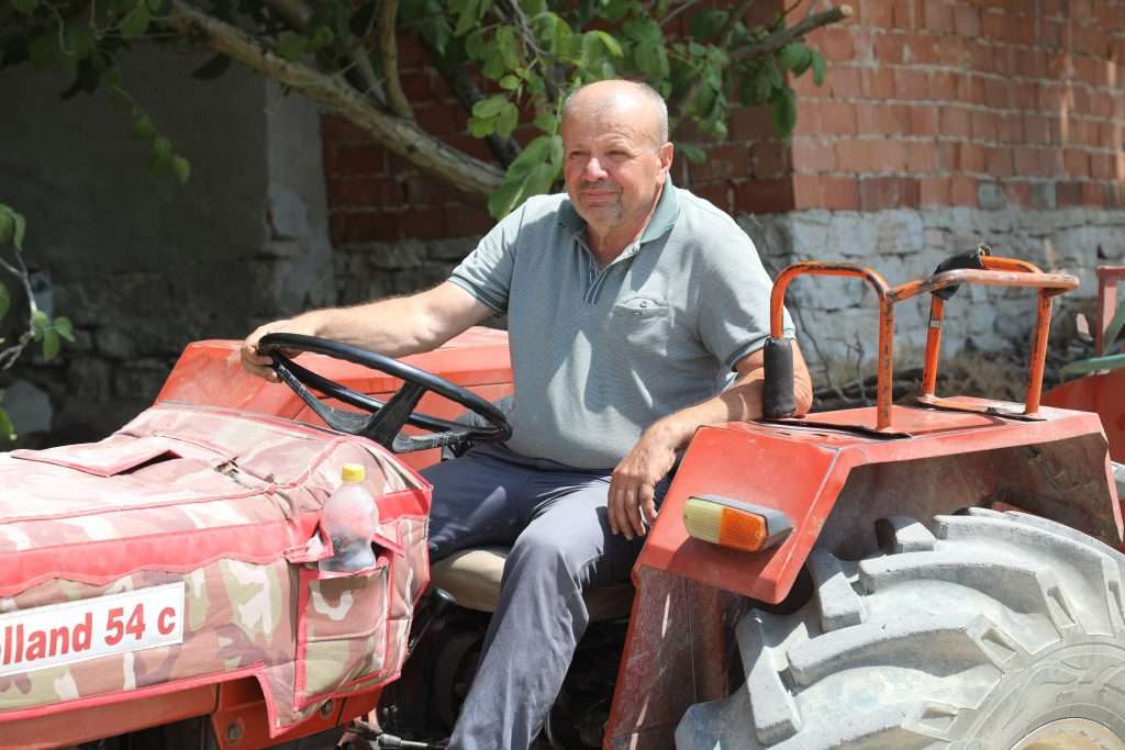 Başkan Bozbey’den Fedakar Çiftçiye Teşekkür