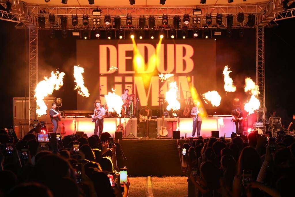 İnegöl’de Festival Heyecanı Dedublüman Konseriyle Zirveye Ulaştı