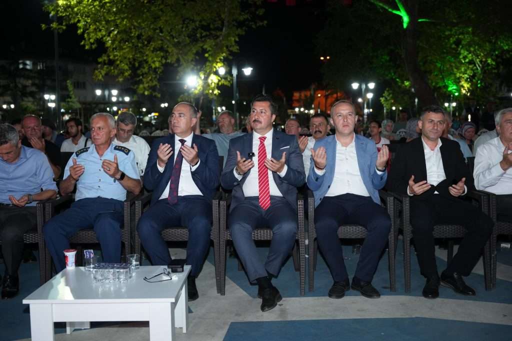 Yenişehir 15 Temmuz'da Yine Meydanlardaydı Yenişehir 15 Temmuz'da Yine Meydanlardaydı