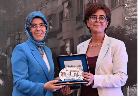 ‘Kent Tarihi Söyleşileri’nin Son Konuğu Ayşe Özkan Emanet Oldu