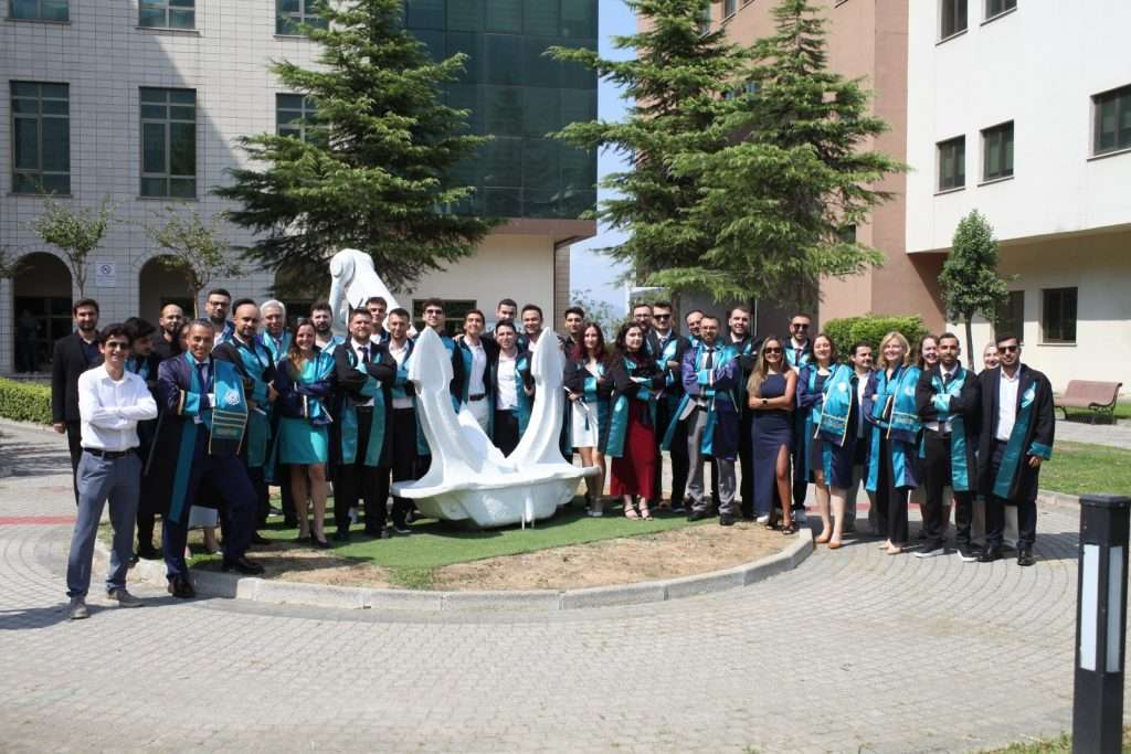 BTÜ Denizcilik Fakültesi İlk Mezunlarını Verdi