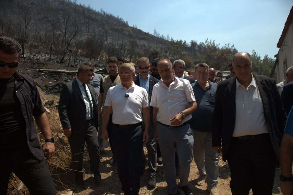 Gelecek Partisi Genel Başkanı Ahmet Davutoğlu ‘Karahıdır Köyü’nü Ziyaret Etti