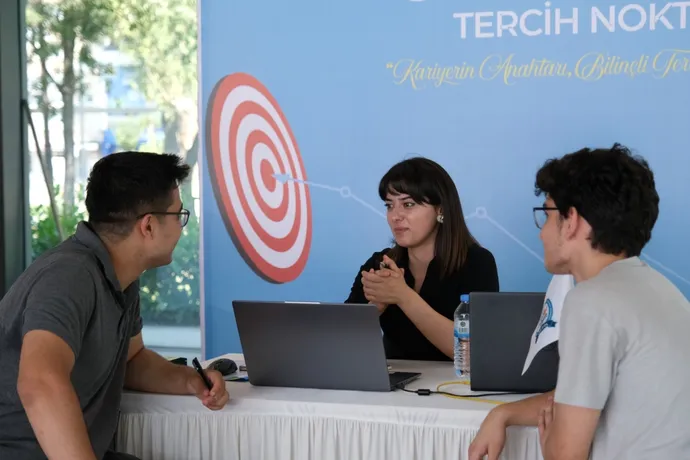 İnegöl Belediyesi’nden Gençlere Ücretsiz Tercih Desteği