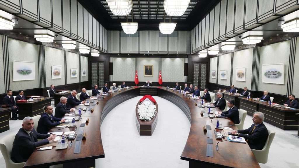 Kabine Yangın Gündemiyle Toplanıyor