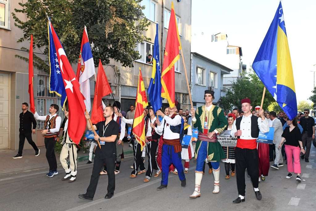 – Osmangazi’de Uluslararası Balkan Festivali Renkli Görüntülerle Start Aldı