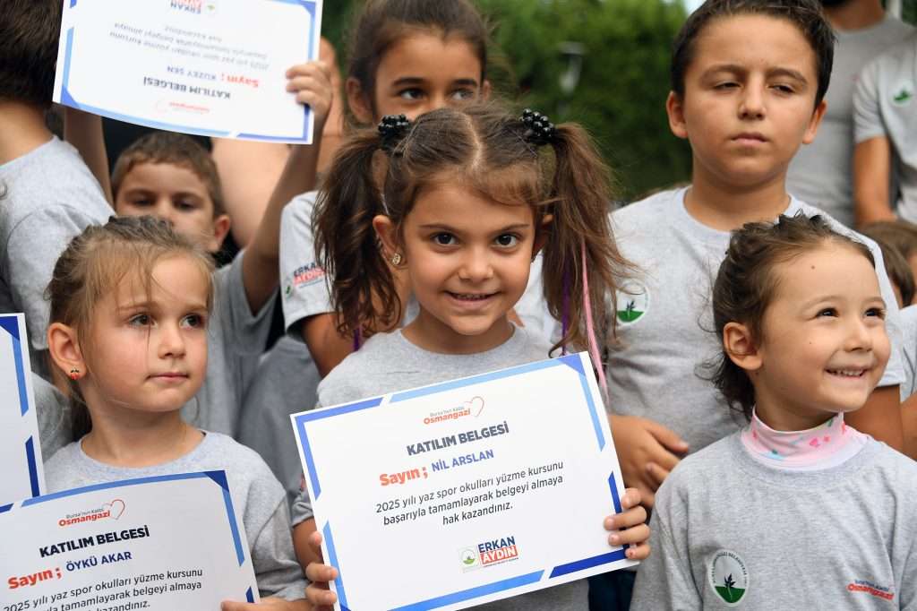 Osmangazi’de Minikler Yaz Tatilinde Yüzmeyi Öğrendi
