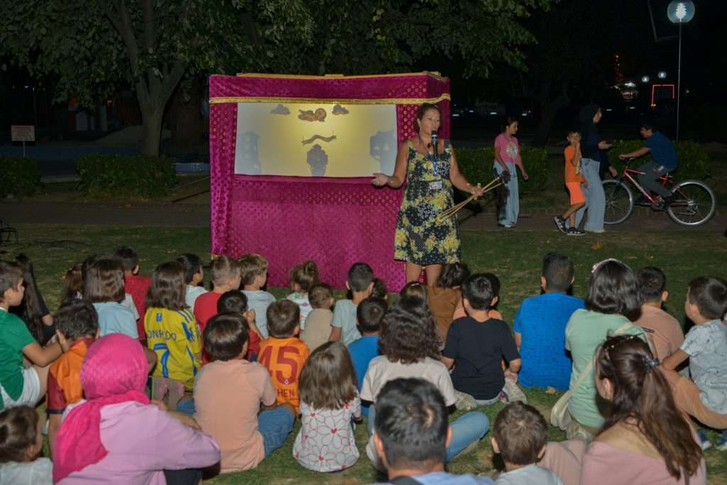 Karagöz Bursalıların Gönlüne Perde Kurdu Karagöz Bursalıların Gönlüne Perde Kurdu