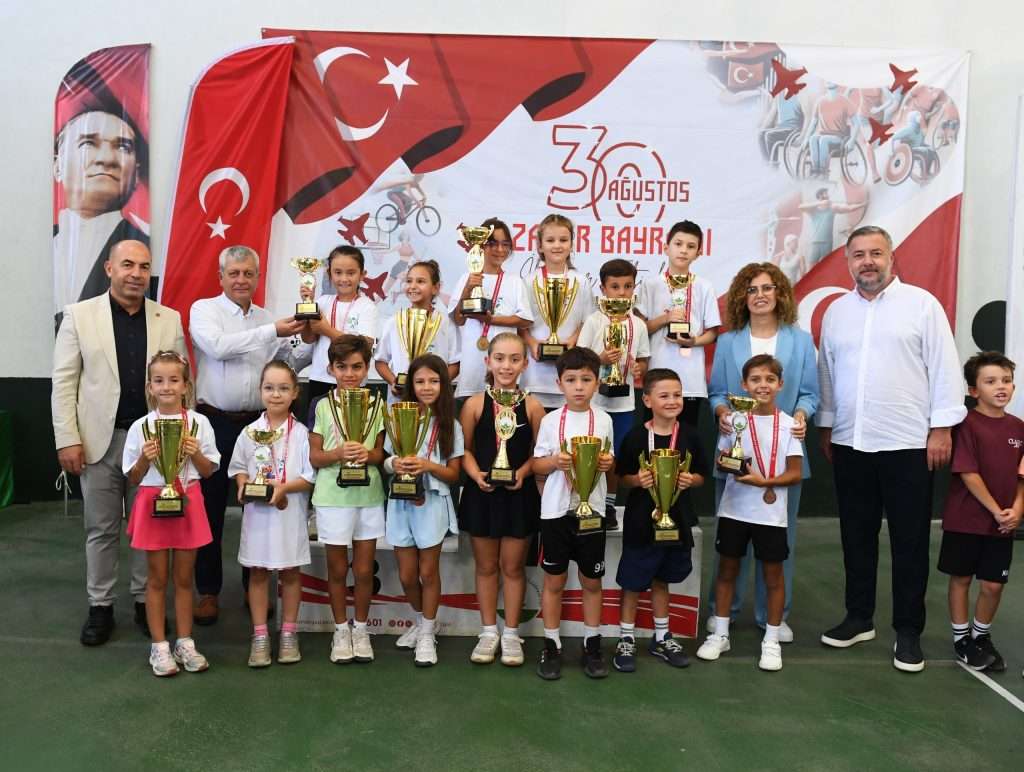 Minik Sporcuların Kupa Heyecanı