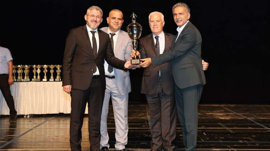 Belediyespor’dan 3 Kupa Birden