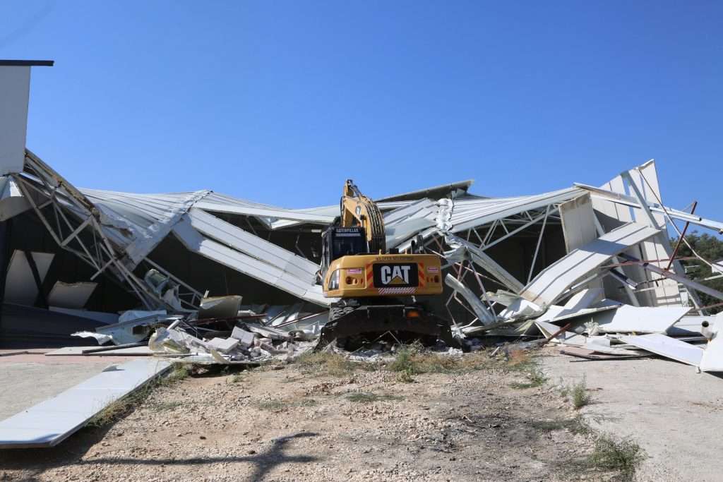 Tahtalı’da Kaçak Yapı Yıkıldı