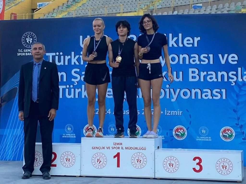 Belediyesporlu Beyzanur Türkiye Şampiyonu Oldu