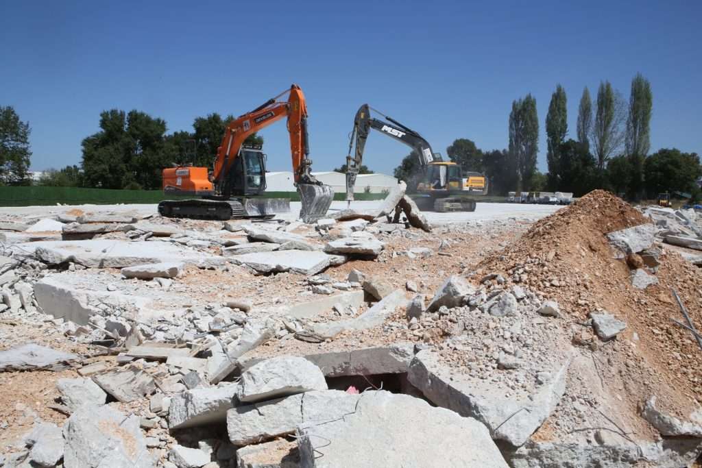 Alaaddinbey’de Kaçak Yapılara Müdahale