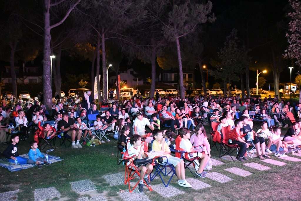 İznik’te Yaz Akşamları Çocukların Neşesiyle Renkleniyor