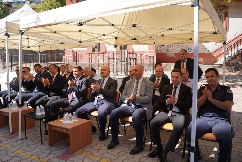 Başkan Aydın İlköğretim Haftası Etkinliklerine Katıldı
