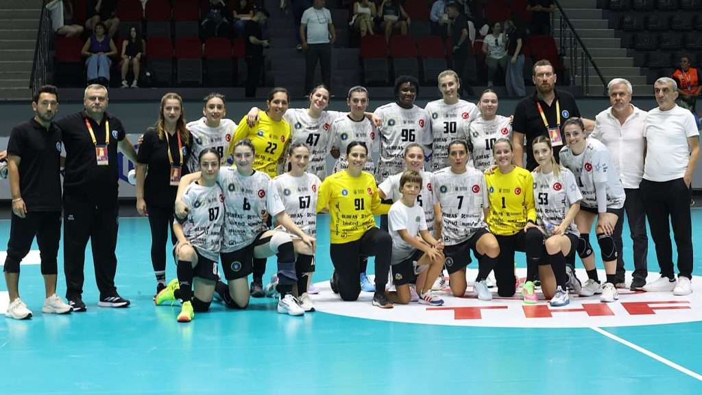 Büyükşehir Hentbol Takımı Finalde!