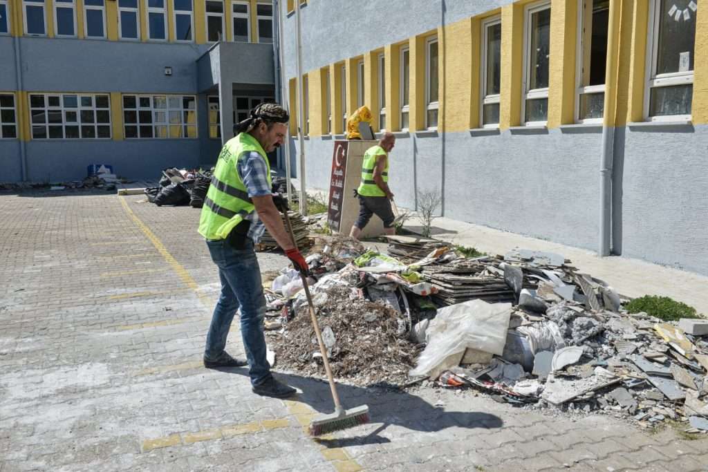 Büyükşehir Belediyesi’nden Okullara Onarım Desteği